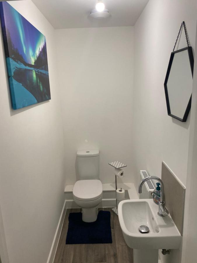 Very Large Double Room With Corner Sofa, Sky Tv, Netflix Etc, Fridge And Microwave Newhaven Exterior foto